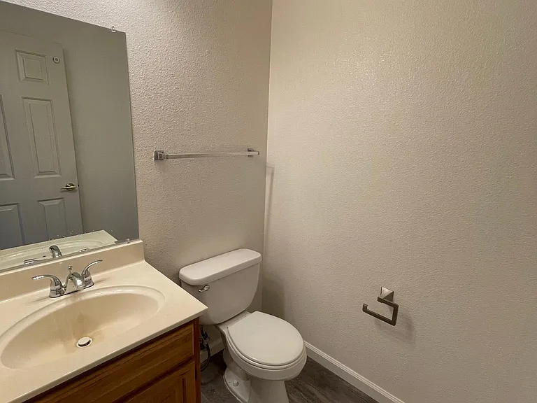 15783 Maubert Ave — Photo 9