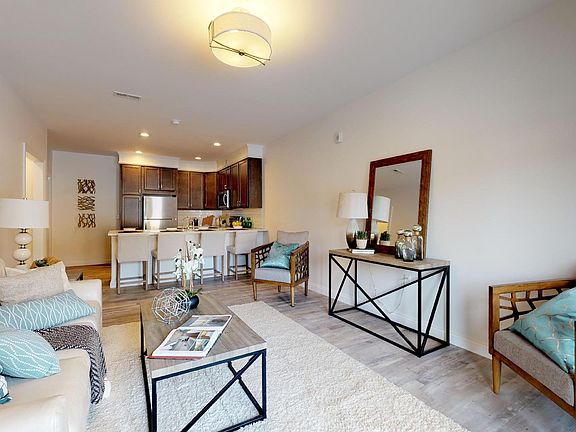 5th image of 1001 Russell Blvd APT 206