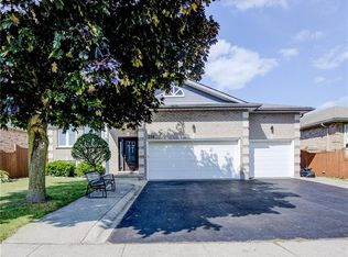 258 Saginaw Pkwy, Cambridge, ON N1T 1R7