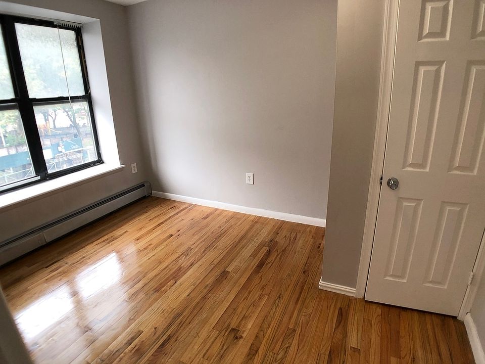 2nd image of 449 W 125th St APT 3D