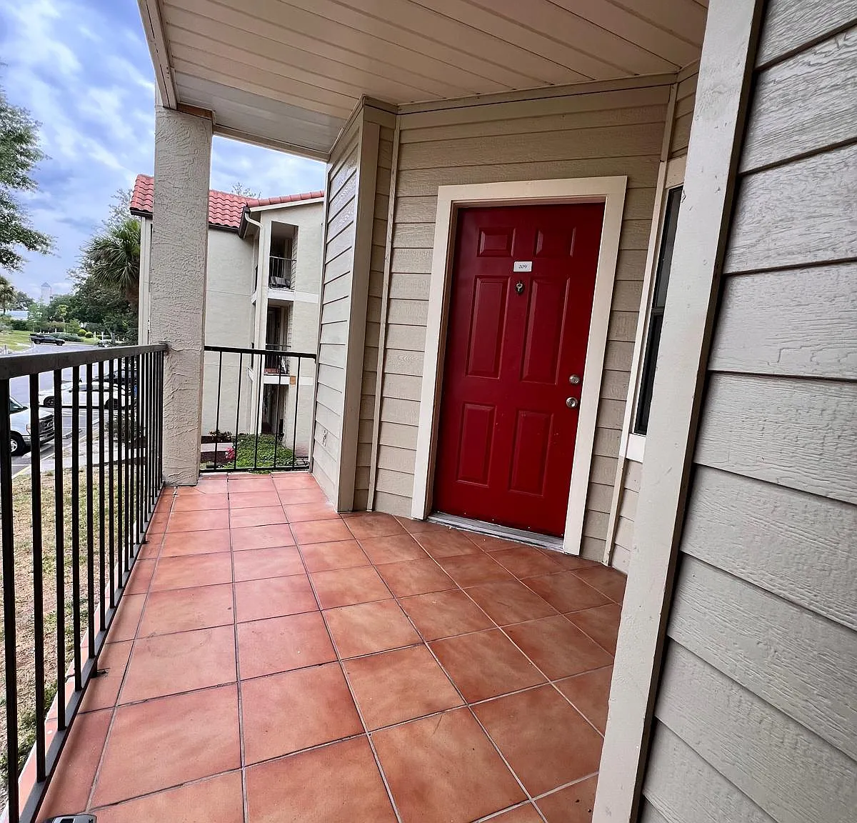 1 bed, 661 sqft, $1,227 — Photo 1