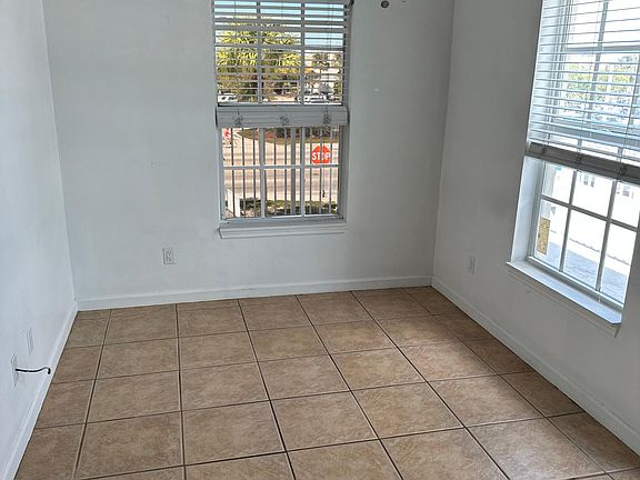 3rd image of 2816 N Roosevelt Blvd APT 4