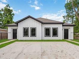 5037 Southwind St, Houston, TX