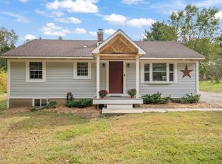 19 Castle Meadow Rd, Newtown, CT 06470