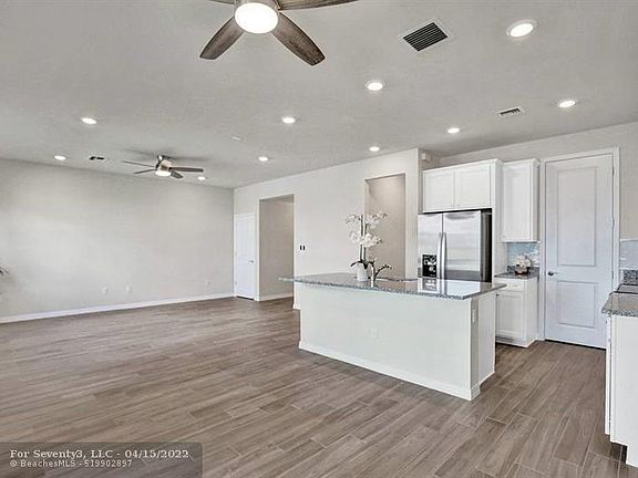 4th image of 5063 Greenway Dr