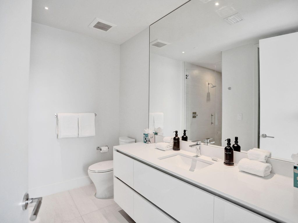 305 BRINY Avenue #401, photo 4
