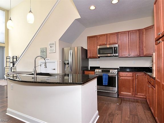 5th image of 16800 Van Aken Blvd APT 413
