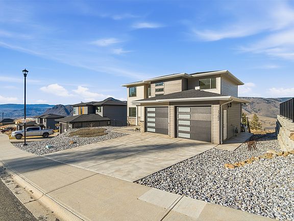 2nd image of 1762 Balsam Pl