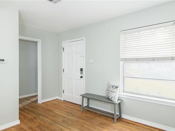 2nd image of 3073 Newcastle Dr