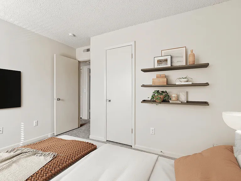 Eastchester Ridge Apartments — Photo 34