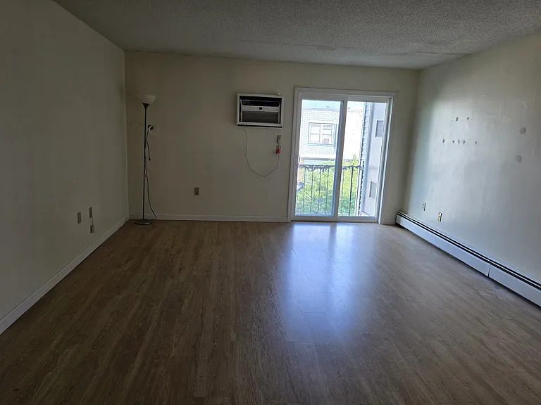 4 New Haven Dr #301 — Photo 23