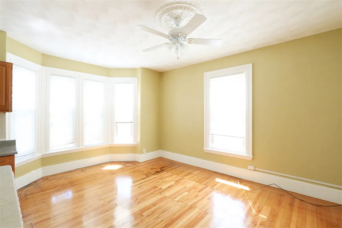 Building Photo - 58 Vinal Ave #2
