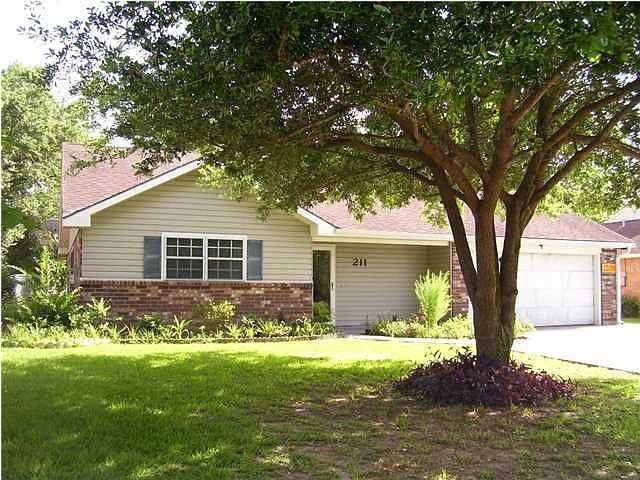 1st image of 211 Churchill Dr