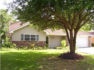 211 Churchill Dr, Lafayette, LA 70506