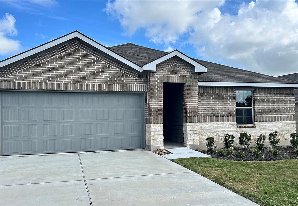 1st image of 205 Blanco Dr