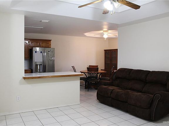 3rd image of 1324 Hampton St