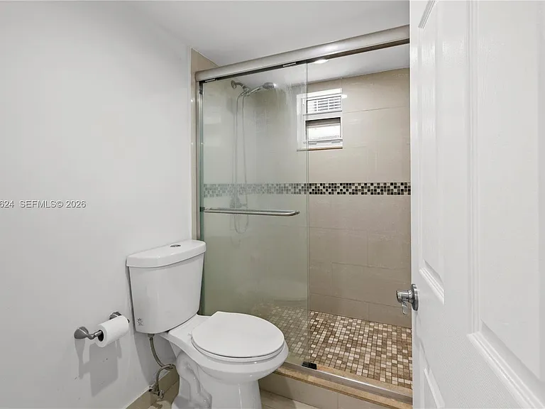 2457 Collins Ave #307 — Photo 11