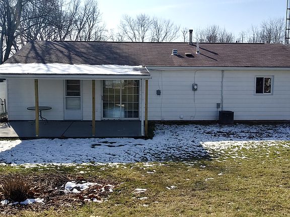 3rd image of 2439 Cathy Dr NE
