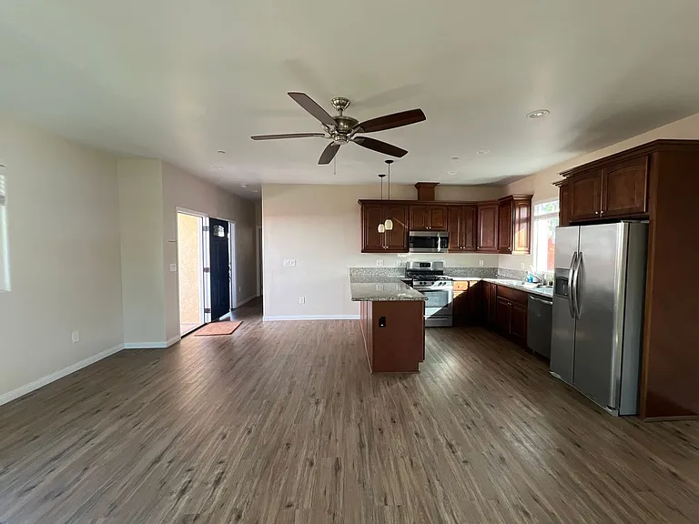 1013 Florida St — Photo 7