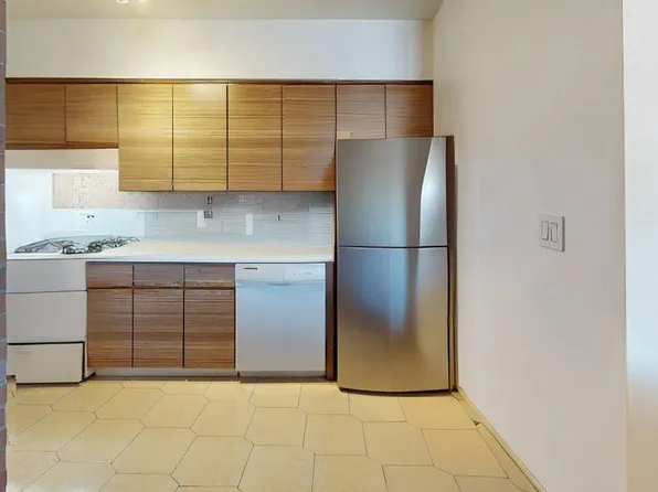 72-52 Metropolitan Avenue image 3 of 6