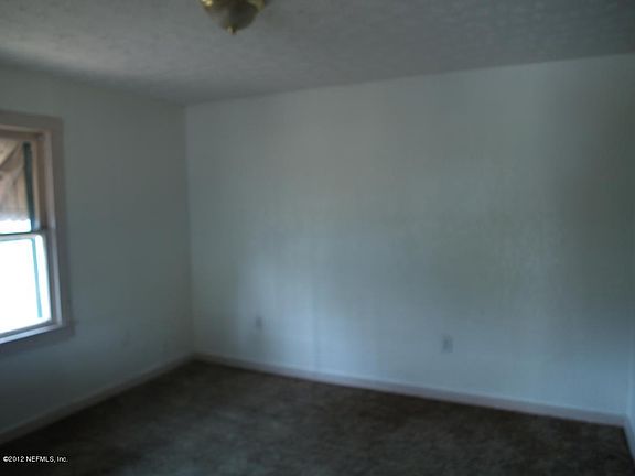 3rd image of 938 25th Street W