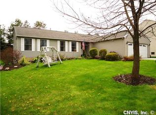 7258 Leafcrest Ln, East Syracuse, NY 13057