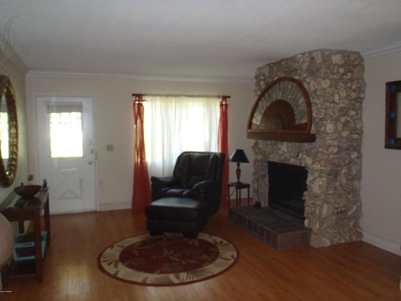 4th image of 118 Hickory Ln