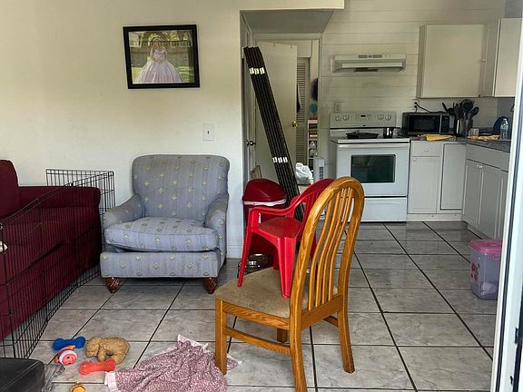 5th image of 4108 Greenwood Avenue