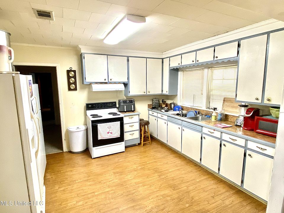 402 Oak St, Mendenhall, MS 39114 MLS 4036991 Zillow