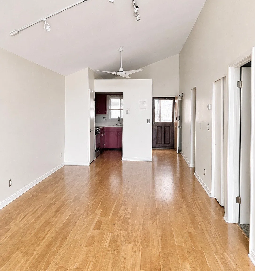 Beautiful Trolley Square Condo — Photo 2