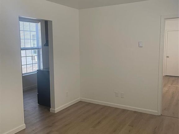 2nd image of 215 E Cherry St #4