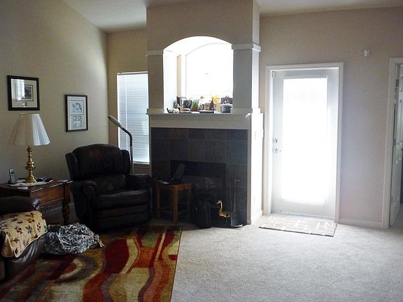2nd image of 505 NE 71st St #'j'