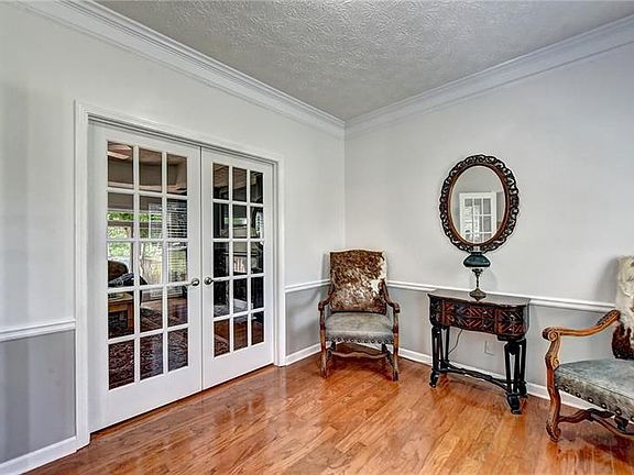 4th image of 4950 Firelight Ln