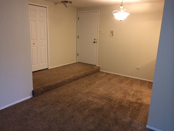 3rd image of 5231 James Ln APT 1303