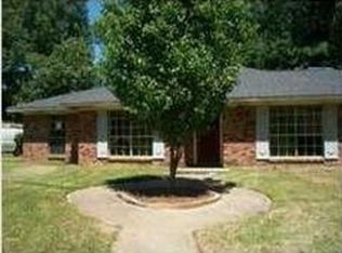110 Carriage Hills Dr, Jackson, MS 39212