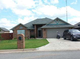 202 NW Cherry Ave, Cache, OK 73527