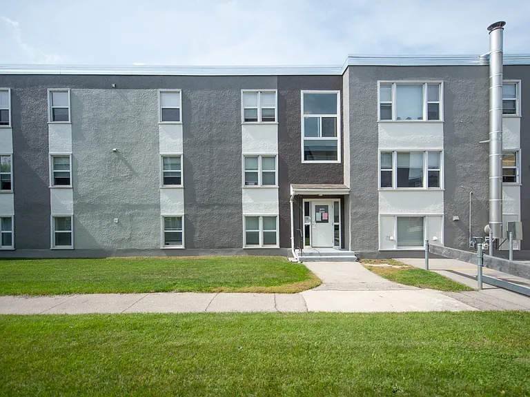 301 Marion St #2 — Photo 26