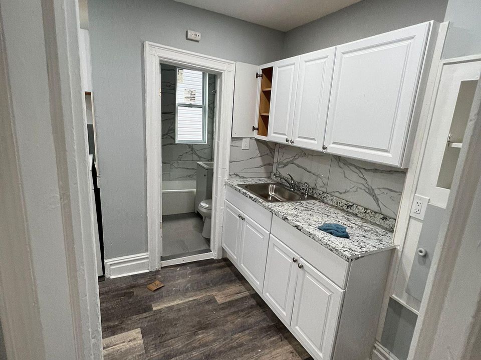 1st image of 94 Pearsall Ave APT 2R