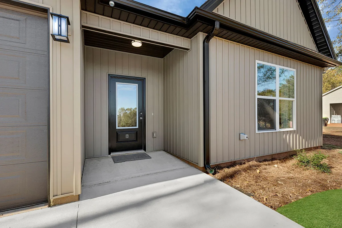 Building Photo - 170 Weaver Rd #B