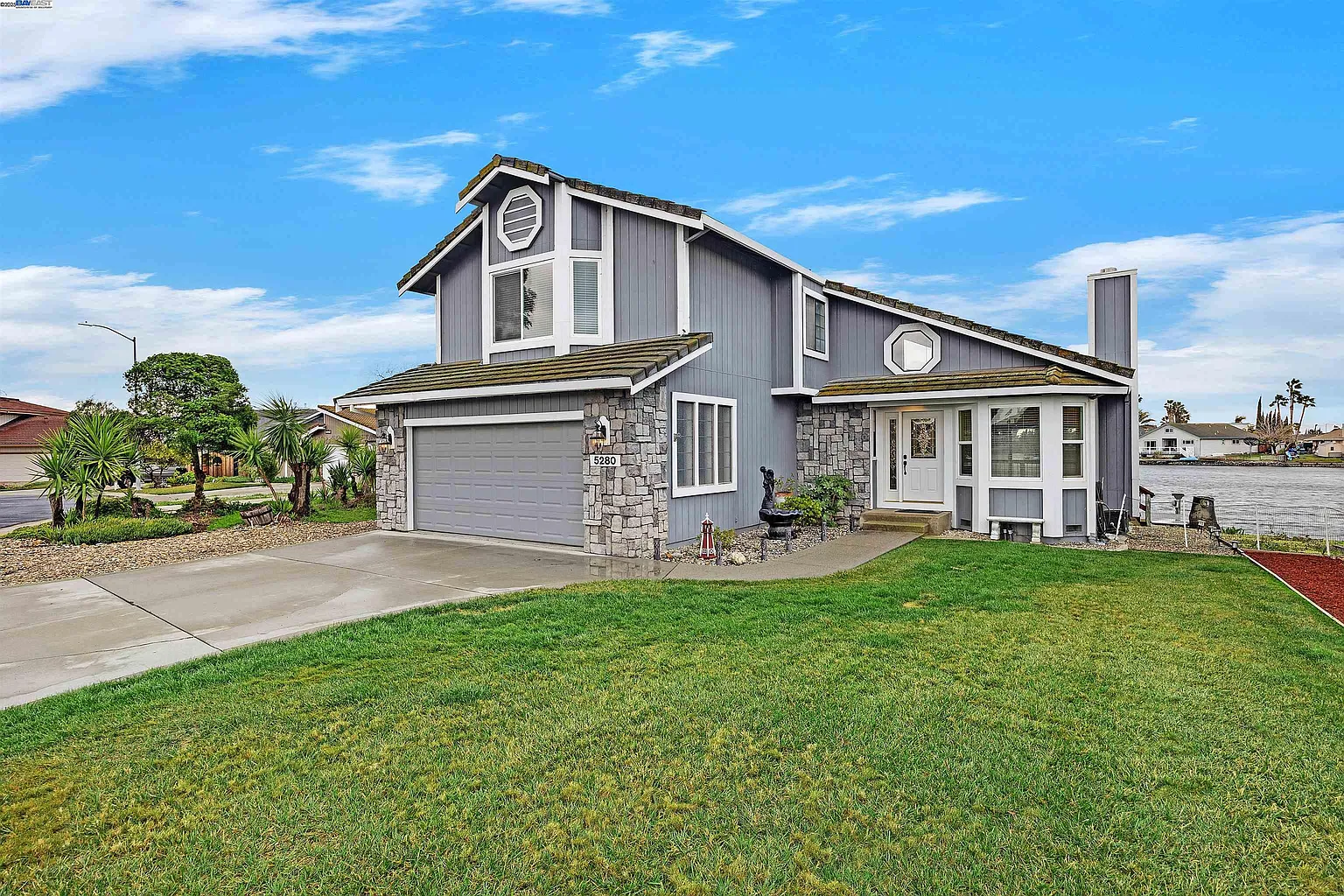 5280 Laguna Ct photo 1