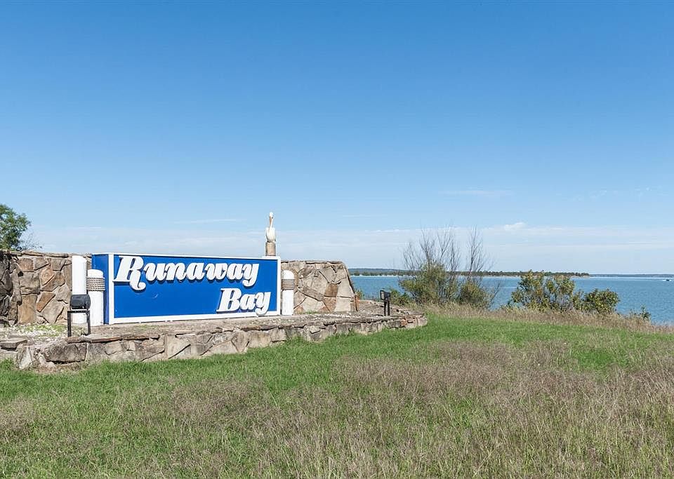 1st image of 225 Runaway Bay Dr