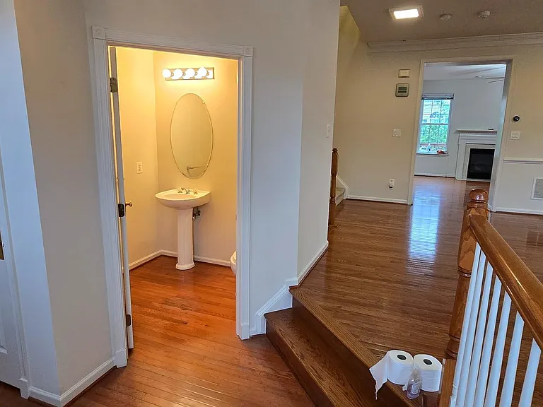 22614 Welborne Manor Sq — Photo 32