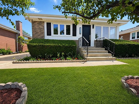 2nd image of 5009 N Ozark Ave