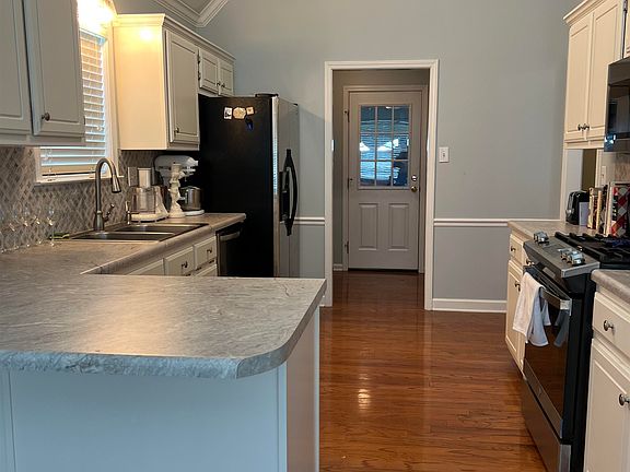 4th image of 2626 Hearth Stone Dr