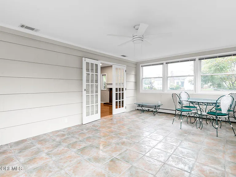 453 Milton Ave — Photo 19