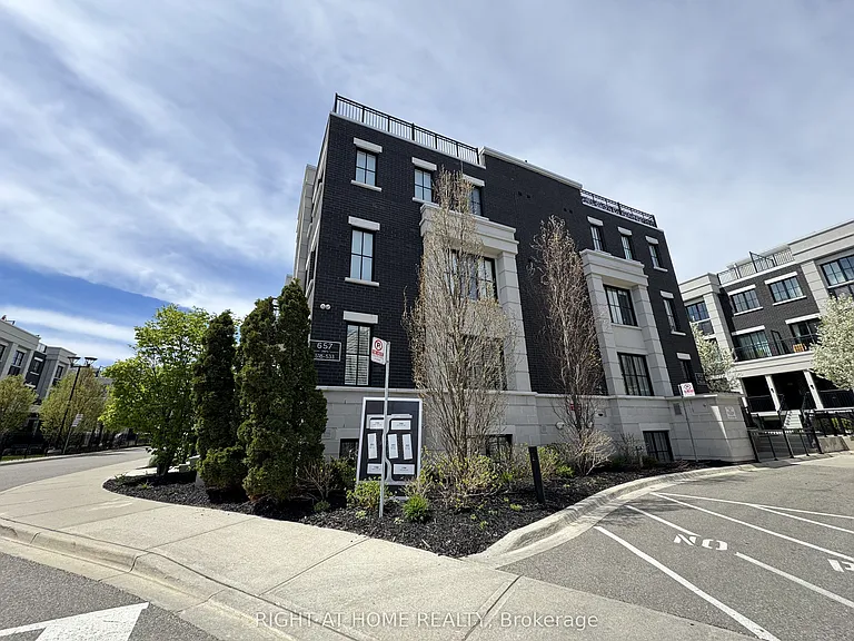 657 Cricklewood Dr #520 — Photo 2