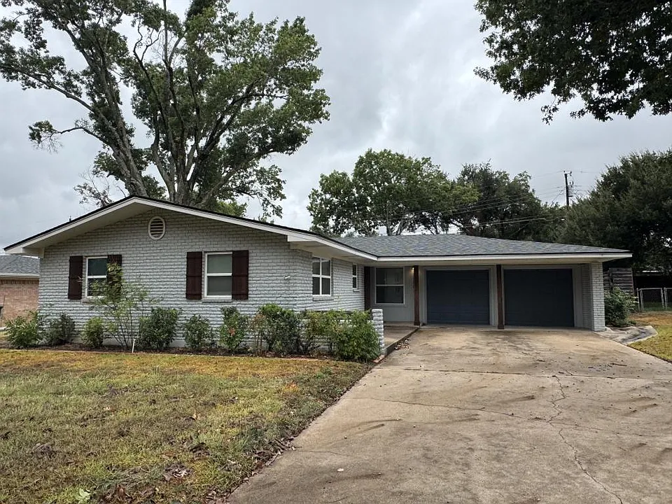 2406 Robin Rd
