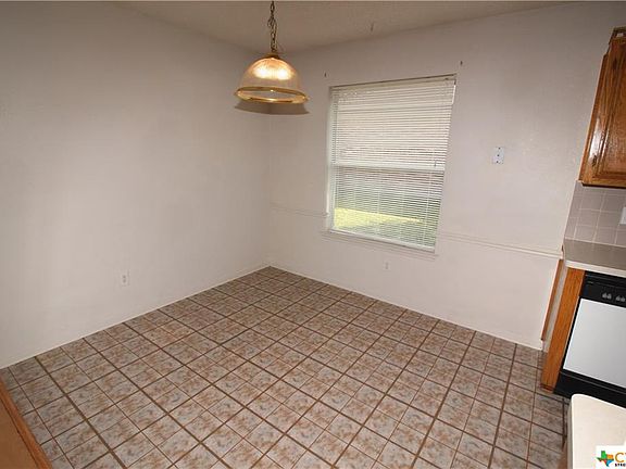 5th image of 603 Clara Dr