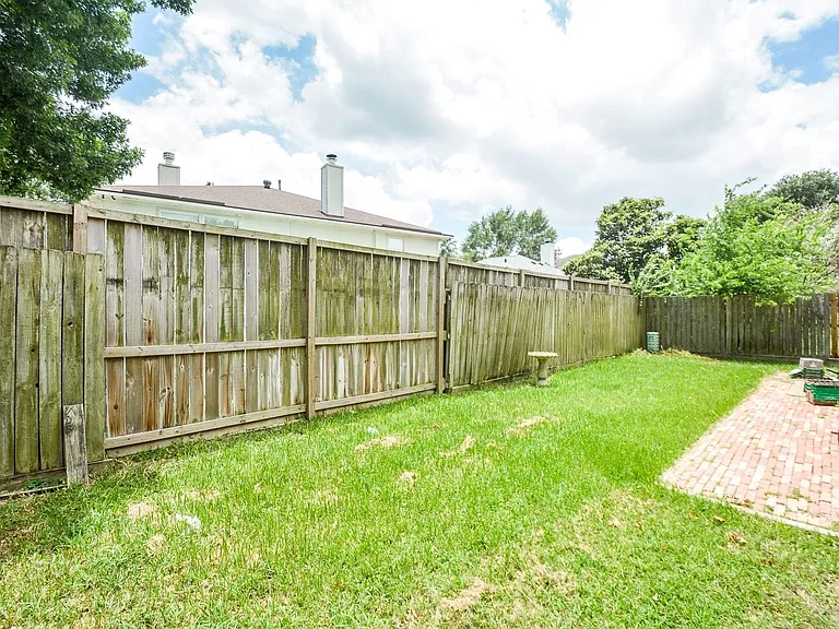 19715 Lindenfield Ct — Photo 27