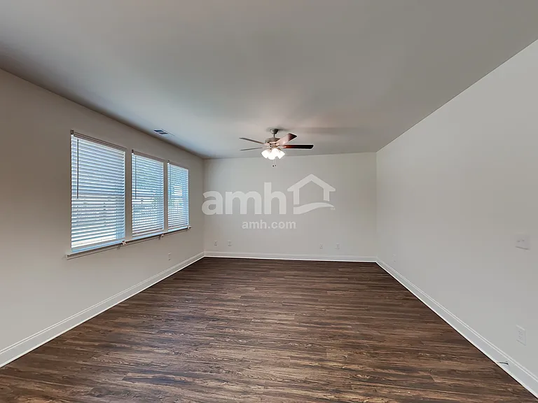 412 Tributary Ln — Photo 8